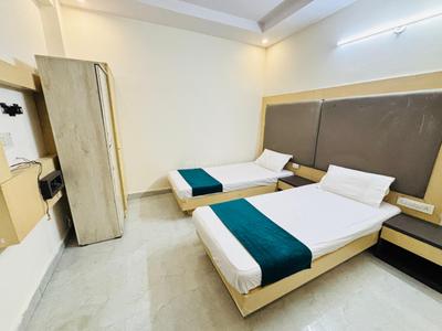 Bedroom Image of the hostel yard in Sector 58, Noida