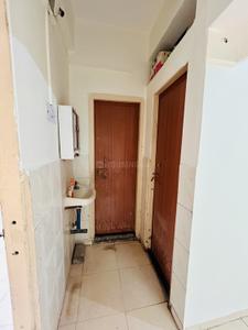 Bathroom Image of 800 Sq.ft 1 BHK Apartment / Flat for rent in Hanuman Wadi Nashik for Rs. 9000