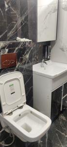 Bathroom Image of 1250 Sq.ft 2 BHK Apartment / Flat for rent in Ajnara Gen X, Crossings Republik Ghaziabad for Rs. 18000