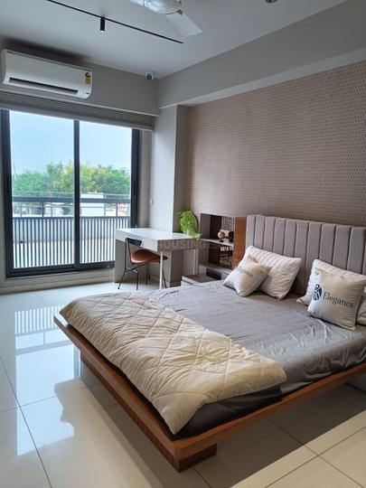 MBA Om Elegance Main Image 1