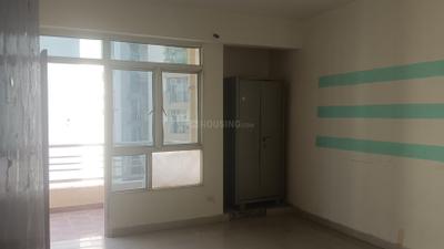 Bedroom Image of 915 Sq.ft 2 BHK Apartment / Flat for rent in Supertech Livingston, Crossings Republik Ghaziabad for Rs. 18000