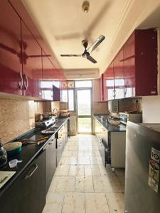 Kitchen Image of 1300 Sq.ft 3 BHK Apartment / Flat for rent in Amrapali Pan Oasis, Sector 70 Noida for Rs. 20000