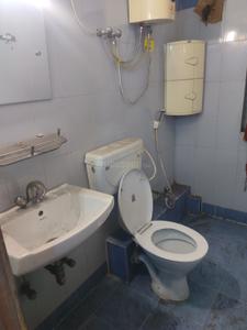 Bathroom Image of 950 Sq.ft 2 BHK Apartment / Flat for rent in City Center Durgapur for Rs. 20000
