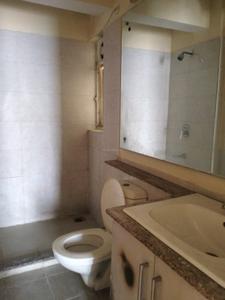 Common Bathroom Image of 1637 Sq.ft 3 BHK Apartment / Flat for sale in DLF Capital Greens, Karampura New Delhi for Rs. 28000000