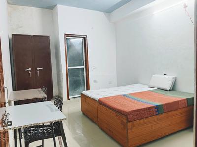 Bedroom Image of Shristhi PG in Sector 61, Noida