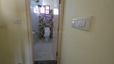 Bathroom Image of 500 Sq.ft 1 BHK Independent House for rent in Singasandra Bengaluru for Rs. 21000