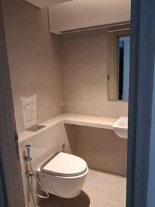 Bathroom Image of 1250 Sq.ft 3 BHK Apartment / Flat for rent in Rustomjee Paramount, Santacruz West Mumbai for Rs. 350000