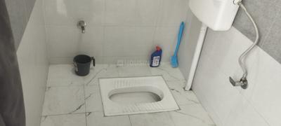 Bathroom Image of 975 Sq.ft 1 BHK Builder Floor for rent in Kanwali Dehradun for Rs. 9000