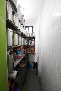 Kitchen Image of 990 Sq.ft 2 BHK Apartment / Flat for sale in Satellite Ahmedabad for Rs. 8500000