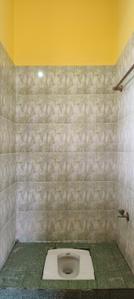 Bathroom Image of 600 Sq.ft 1 BHK Independent House for rent in Thoraipakkam Chennai for Rs. 18000