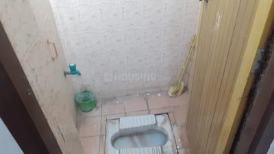Bathroom Image of 600 Sq.ft 2 BHK Apartment / Flat for rent in Apartment, Perambur Chennai for Rs. 20000