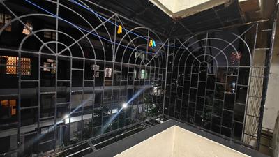 Balcony Image of 390 Sq.ft 1 RK Apartment / Flat for rent in Santacruz East Mumbai for Rs. 35000