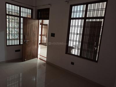 Bedroom Image of 1100 Sq.ft 2 BHK Builder Floor for rent in Chinhat Lucknow for Rs. 10000