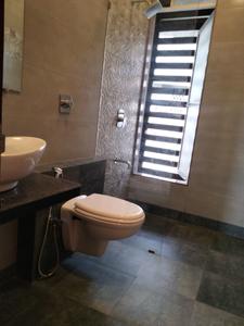 Common Bathroom Image of 2100 Sq.ft 3 BHK Apartment / Flat for sale in Paradise Sai World Empire, Kharghar Navi Mumbai for Rs. 25000000