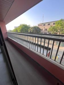 Balcony Image of 3286 Sq.ft 4 BHK Apartment / Flat for sale in Gopinath Skywalk Arena, Vaishno Devi Circle Ahmedabad for Rs. 23000001