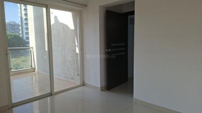 Bedroom Image of 1100 Sq.ft 2 BHK Apartment / Flat for rent in Royal Enrich, Hadapsar Pune for Rs. 32000