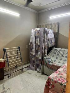 Bedroom Image of 1000 Sq.ft 3 BHK Apartment / Flat for rent in Vikaspuri New Delhi for Rs. 33000
