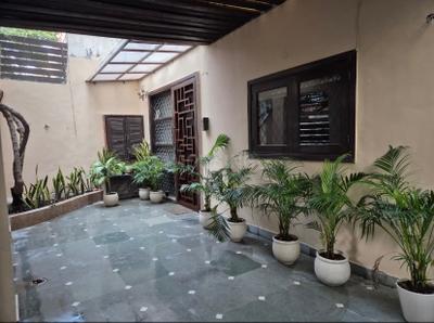Balcony Image of 1500 Sq.ft 3 BHK Builder Floor for sale in Green Park New Delhi for Rs. 39000000