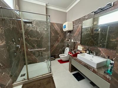Bathroom Image of 6000 Sq.ft 6 BHK Independent House for sale in DLF City Phase 1, DLF Phase 1 Gurgaon for Rs. 160000000