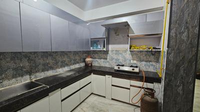 Kitchen Image of 1870 Sq.ft 3 BHK Apartment / Flat for rent in Gaurs Gaur Global Village, Crossings Republik Ghaziabad for Rs. 30000
