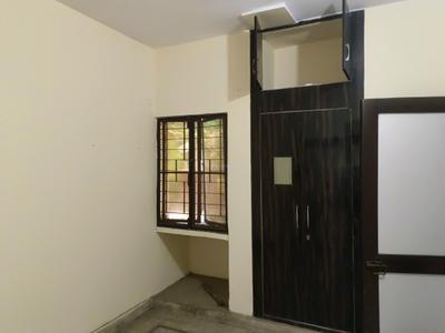 Bedroom Image of 600 Sq.ft 1 BHK Apartment / Flat for sale in  Muskaan Apartment, Sector 17 Rohini New Delhi for Rs. 5600000