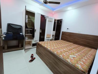 Bedroom Image of 950 Sq.ft 2 BHK Builder Floor for rent in Jhilmil Colony New Delhi for Rs. 18000