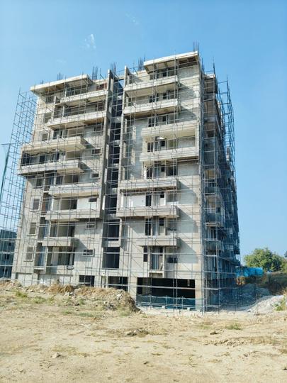 Manju Mythri Opus Blues Main Image 1