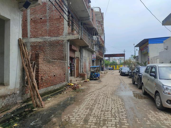 Block C, Sector 81 Main Image 1