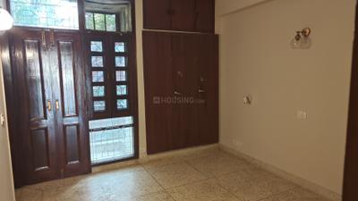 Bedroom Image of 1500 Sq.ft 2 BHK Builder Floor for rent in Greater Kailash II New Delhi for Rs. 45000