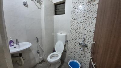 Bathroom Image of 600 Sq.ft 1 BHK Independent House for rent in Scheme No 114 Indore for Rs. 18000