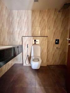 Bathroom Image of 1000 Sq.ft 2 BHK Apartment / Flat for sale in Lodha Sterling, Thane West Thane for Rs. 18999999