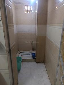 Bathroom Image of 1100 Sq.ft 1 BHK Independent House for rent in Hasanganj Lucknow for Rs. 7500