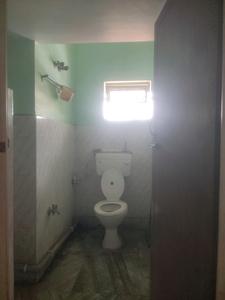 Common Bathroom Image of 710 Sq.ft 2 BHK Apartment / Flat for sale in Agarpara Kolkata for Rs. 1597500