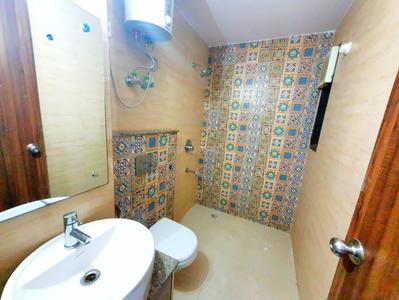Bathroom Image of Cloud Nine Rooms in DLF Phase 4, Gurgaon