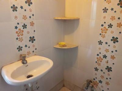 Bathroom Image of 450 Sq.ft 1 BHK Apartment / Flat for sale in Haltu Kolkata for Rs. 2650000