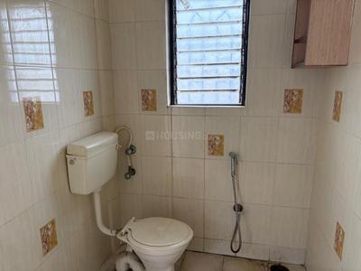 Bathroom Image of 2000 Sq.ft 4 BHK Independent House for rent in Sai Niwas, Mohammed Wadi Pune for Rs. 35000
