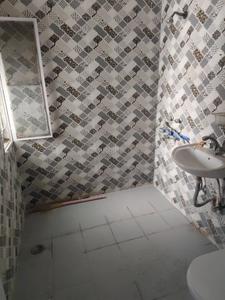 Bathroom Image of 1300 Sq.ft 3 BHK Apartment / Flat for rent in Jai Lakshmi Apartment, Patparganj New Delhi for Rs. 39000