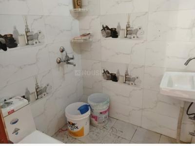 Bathroom Image of 1260 Sq.ft 2 BHK Builder Floor for rent in Sector 31 Gurgaon for Rs. 35000