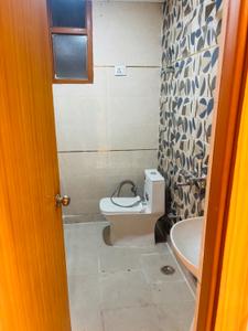 Bathroom Image of 1150 Sq.ft 3 BHK Apartment / Flat for sale in Way Jovian Luxury Homes 2, Lal Kuan Ghaziabad for Rs. 8500000