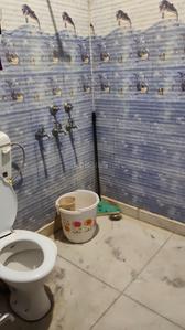 Bathroom Image of 1900 Sq.ft 3.5 BHK Independent House for sale in Ansal Chiranjiv Vihar, Shastri Nagar Ghaziabad for Rs. 15000000