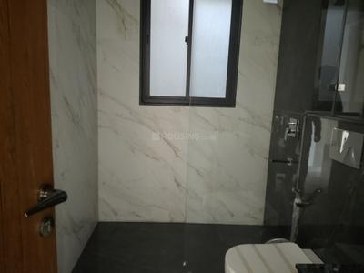 Bathroom Image of 2901 Sq.ft 4 BHK Apartment / Flat for sale in Sky Garden, Gomti Nagar Lucknow for Rs. 39000000