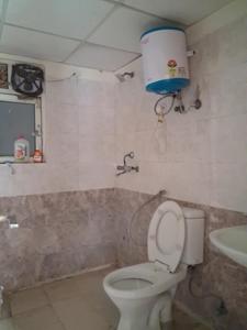 Common Bathroom Image of 800 Sq.ft 2 BHK Apartment / Flat for sale in Gardenia Golf City, Sector 75 Noida for Rs. 7200000