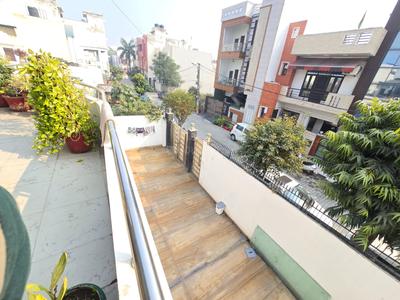 Balcony Image of 4350 Sq.ft 7 BHK Independent House for sale in Sona Enclave, Modinagar Ghaziabad for Rs. 50000000