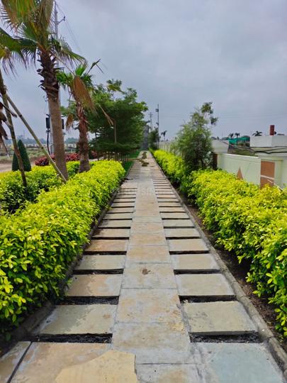 La Palm Corridor Main Image 1