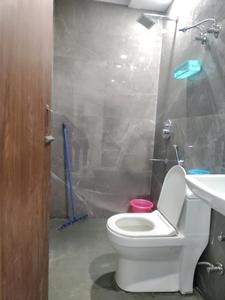 Common Bathroom Image of 450 Sq.ft 1 BHK Builder Floor for rent in Neb Sarai New Delhi for Rs. 18000