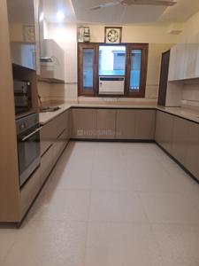 Kitchen Image of 7200 Sq.ft 4 BHK Apartment / Flat for rent in Panchsheel Park New Delhi for Rs. 600000