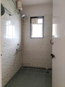 Common Bathroom One Image of 595 Sq.ft 1 BHK Apartment / Flat for rent in Mohammed Wadi Pune for Rs. 15000