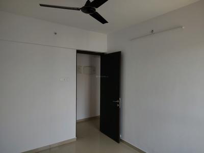 Bedroom Image of 910 Sq.ft 2 BHK Apartment / Flat for rent in Haware Citi, Kasarvadavali Thane for Rs. 20358