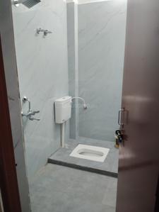 Bathroom Image of 1500 Sq.ft 3 BHK Independent House for rent in Jankipuram Vistar Lucknow for Rs. 16000