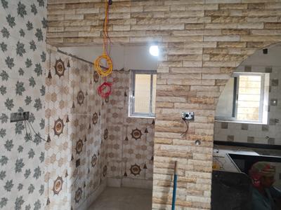 Bathroom Image of 800 Sq.ft 2 BHK Apartment / Flat for rent in Picnic Garden Kolkata for Rs. 15000